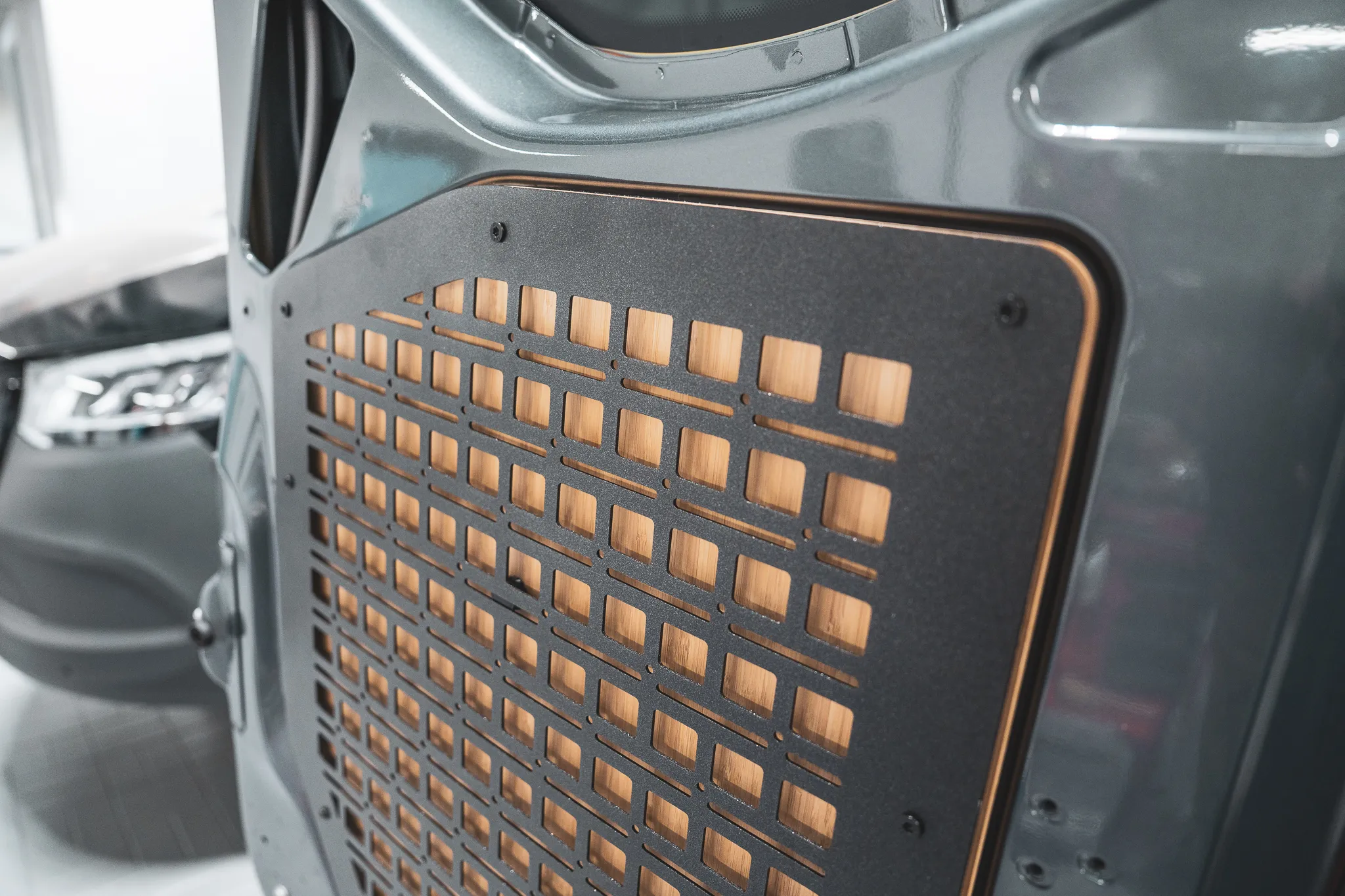 Panel MOLLE VAN55 — drzwi tylne